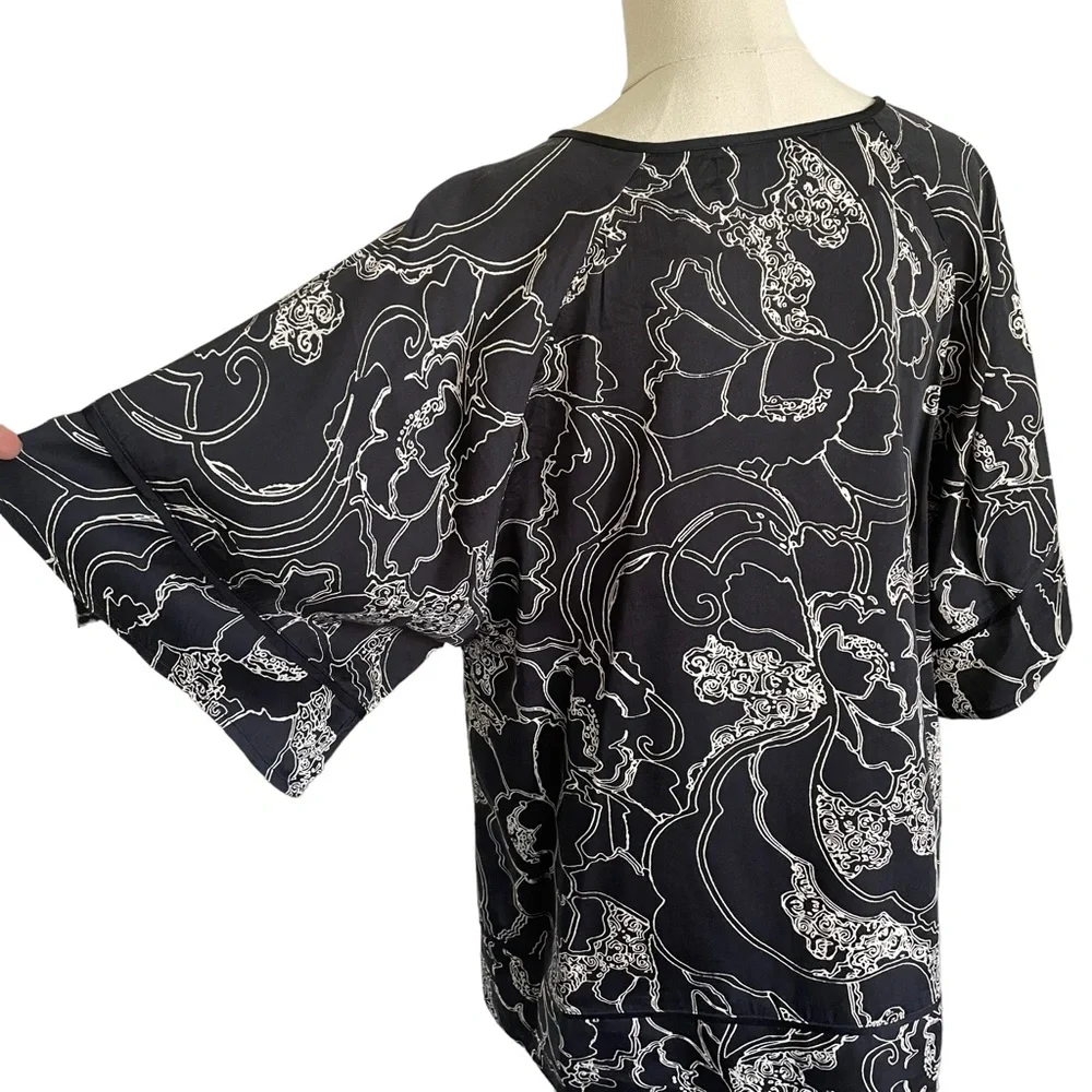 ELLIS & DEWEY Sz S Boxy fit top with short bell sleeves - Picture 6 of 9
